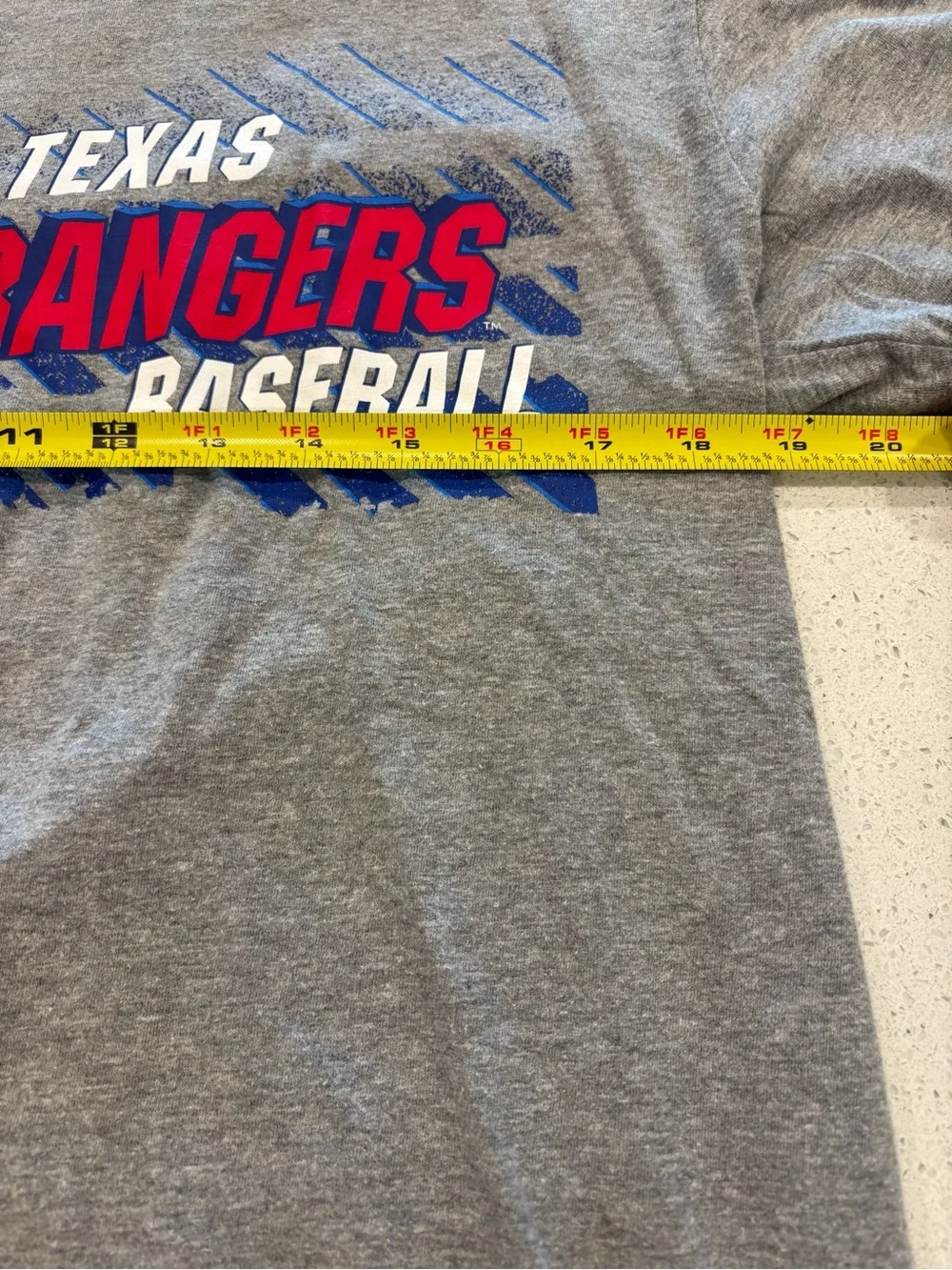 Nike Gray Men’s Texas Rangers Baseball Tee with Red & Blue Graphics Medium